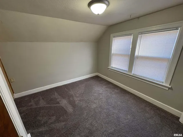 $1,399 | 2214 West Tripp Avenue, Peoria, IL 61604