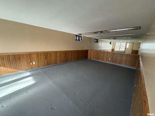 $1,399 | 2214 West Tripp Avenue, Peoria, IL 61604