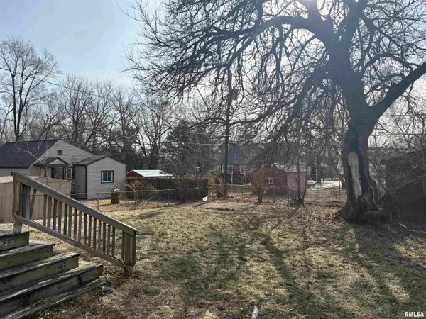 $1,399 | 2214 West Tripp Avenue, Peoria, IL 61604