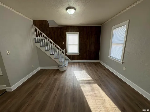 $1,399 | 2214 West Tripp Avenue, Peoria, IL 61604