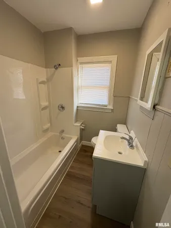 $1,399 | 2214 West Tripp Avenue, Peoria, IL 61604