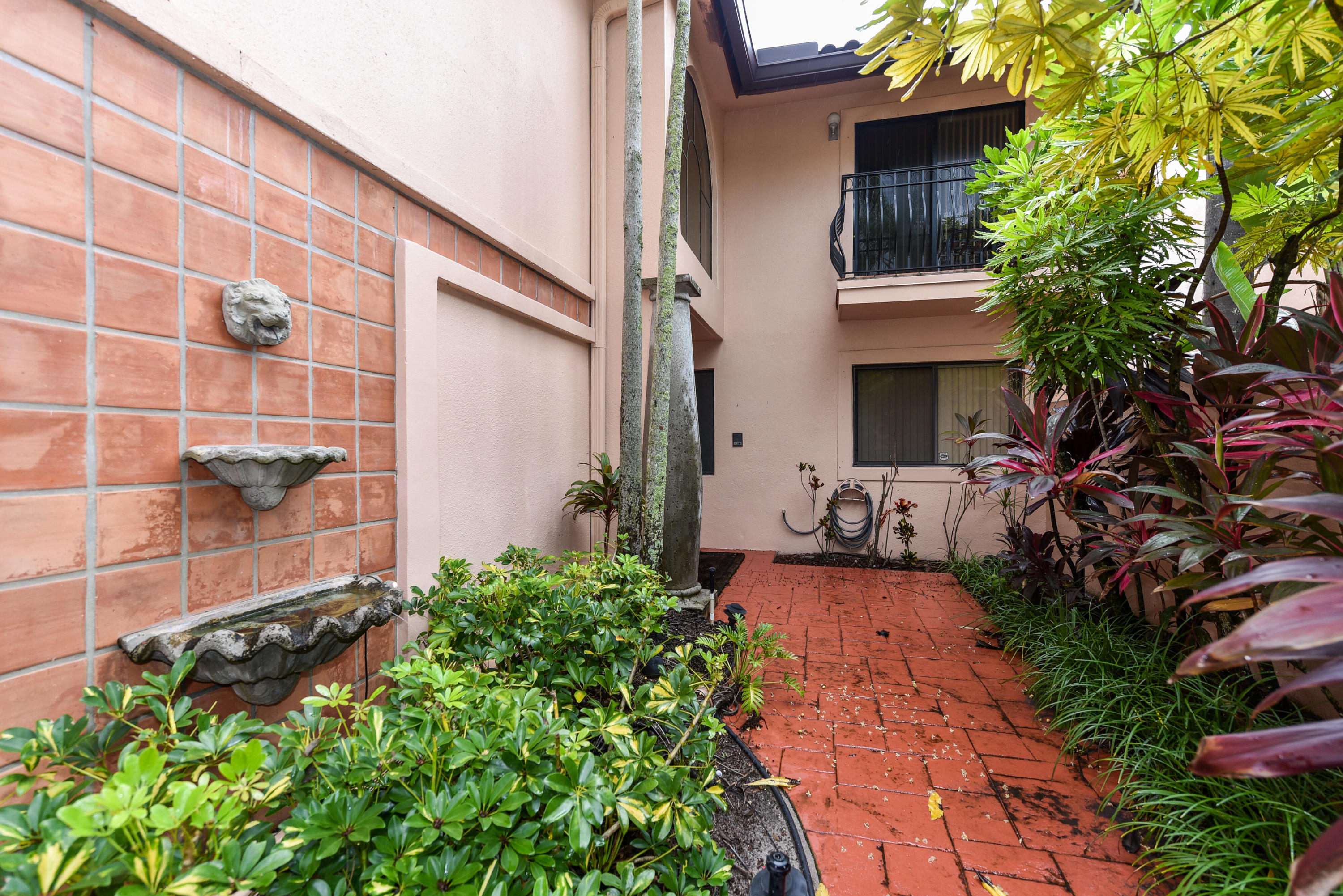 6381 Via Rosa Boca Raton, FL 33433 - Photo 2 of 41 6381 Via Rosa Boca Raton FL-print-002-00