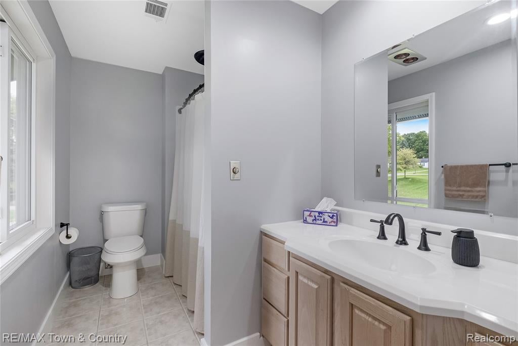 7492 East River Road Flushing, MI 48433 - Photo 39 of 71 Gallery Image 39