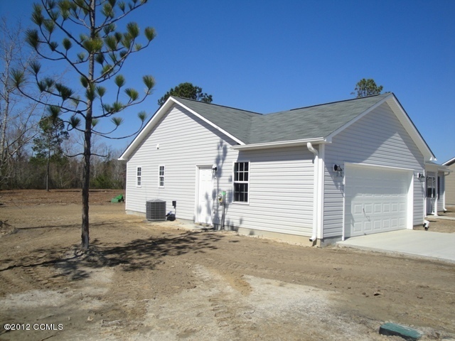 221 Loren Road Hubert, NC 28539 - Photo 3 of 23 Side
