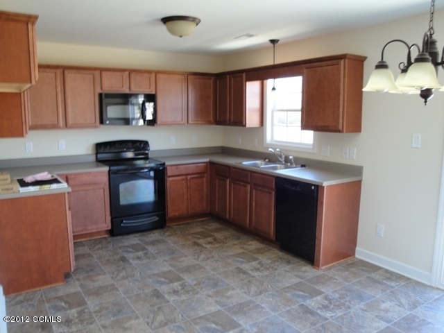 221 Loren Road Hubert, NC 28539 - Photo 4 of 23 Kitchen