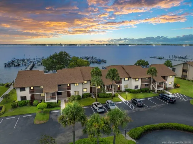 $359,000 | 1600 Northeast Dixie Highway, Unit 6202, Jensen Beach, FL 34957