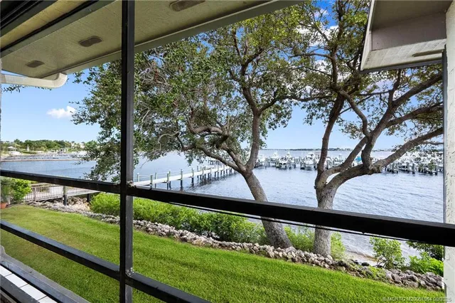 $359,000 | 1600 Northeast Dixie Highway, Unit 6202, Jensen Beach, FL 34957