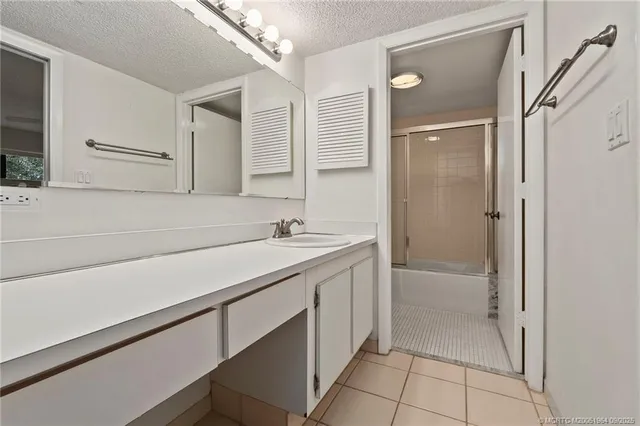 $359,000 | 1600 Northeast Dixie Highway, Unit 6202, Jensen Beach, FL 34957