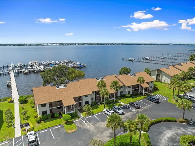 $359,000 | 1600 Northeast Dixie Highway, Unit 6202, Jensen Beach, FL 34957