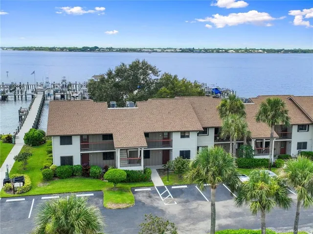 $359,000 | 1600 Northeast Dixie Highway, Unit 6202, Jensen Beach, FL 34957