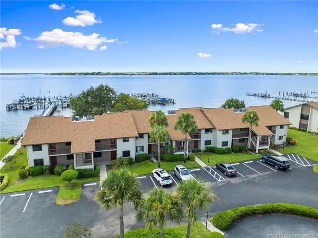 $359,000 | 1600 Northeast Dixie Highway, Unit 6202, Jensen Beach, FL 34957