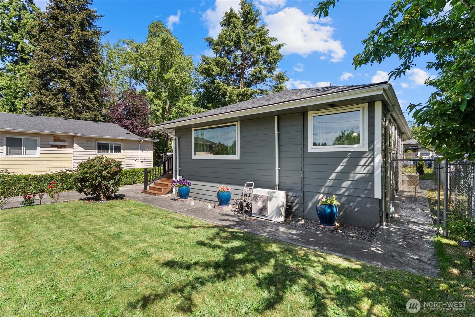 4240 South Rose Street Seattle, WA 98118 - Photo 3 of 26
