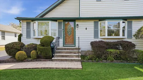 $849,000 | 14 McCord Place, Bethpage, NY 11714