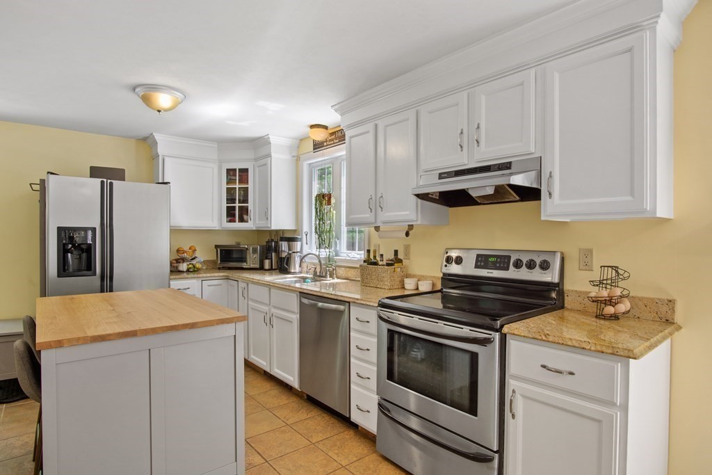 196 Warren Road Townsend, MA 01469 - Photo 12 of 34