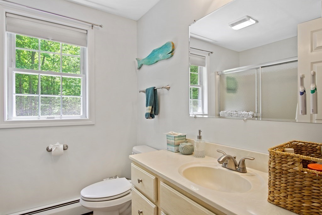 196 Warren Road Townsend, MA 01469 - Photo 20 of 34
