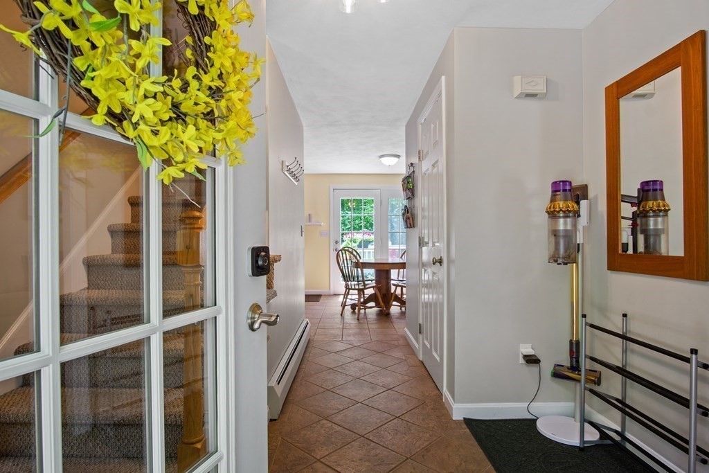 196 Warren Road Townsend, MA 01469 - Photo 4 of 34