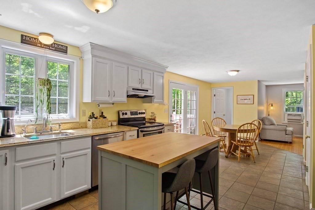 196 Warren Road Townsend, MA 01469 - Photo 10 of 34