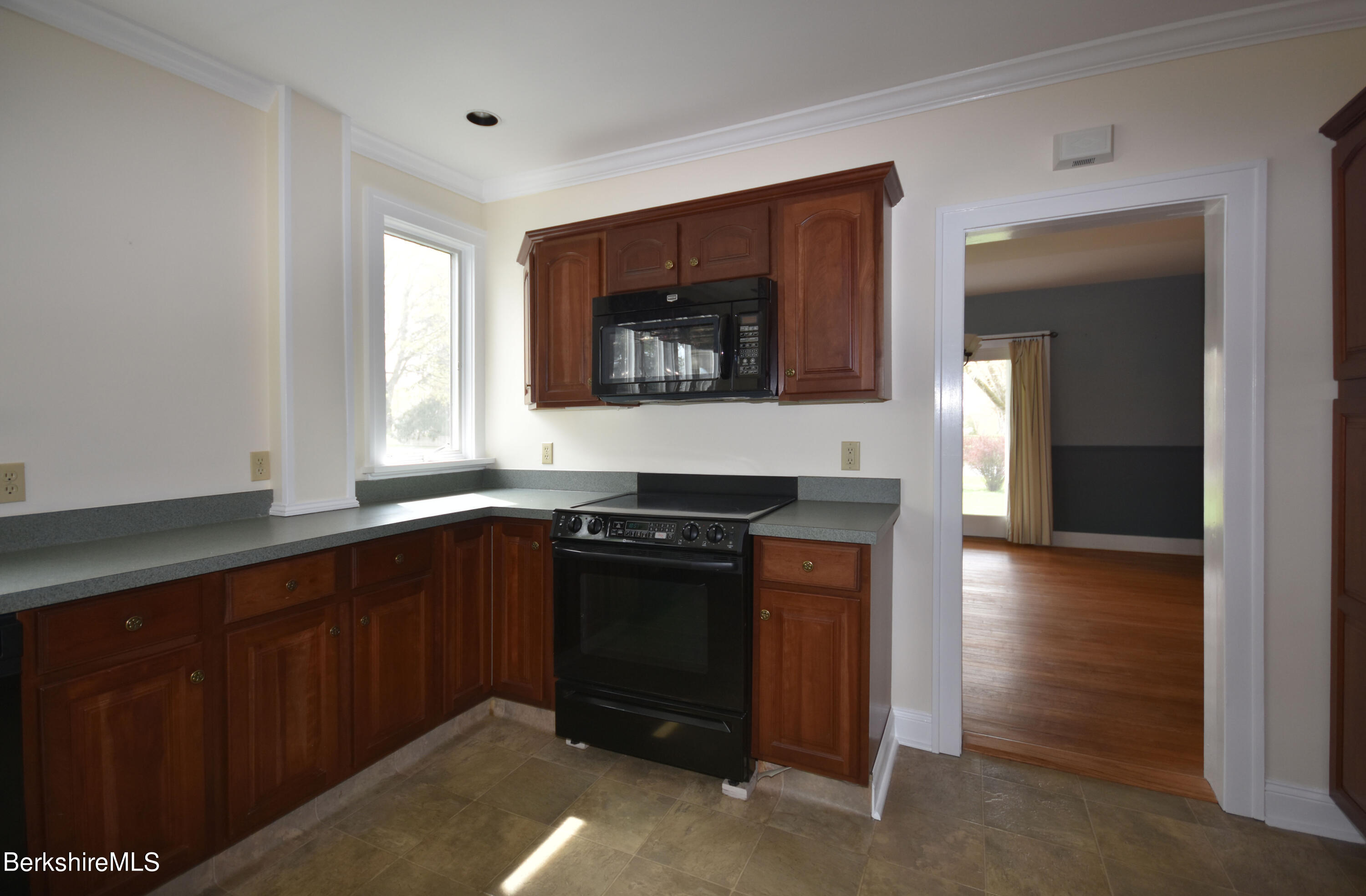 125 Northumberland Road Pittsfield, MA 01201 - Photo 16 of 42 Kitchen