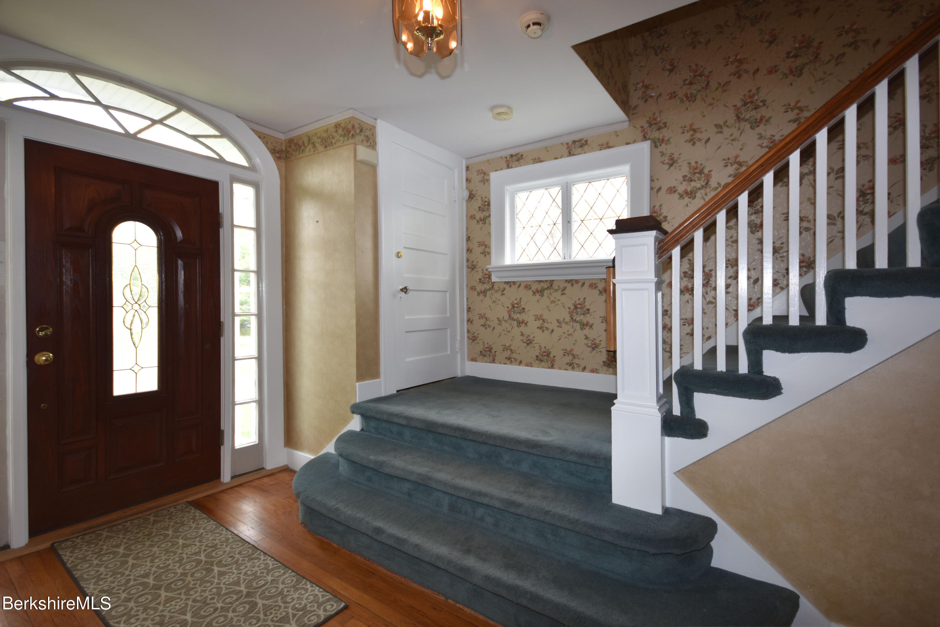 Entry/Stair
