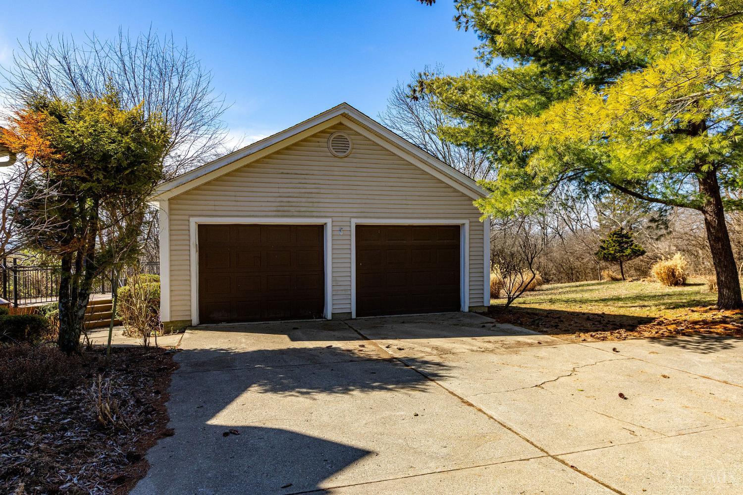 2127 Smith Road Hamilton, OH 45013 - Photo 3 of 75 Gallery Image 3
