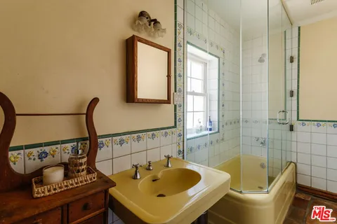 $1,100,000 | 437 Short Trail, Topanga, CA 90290
