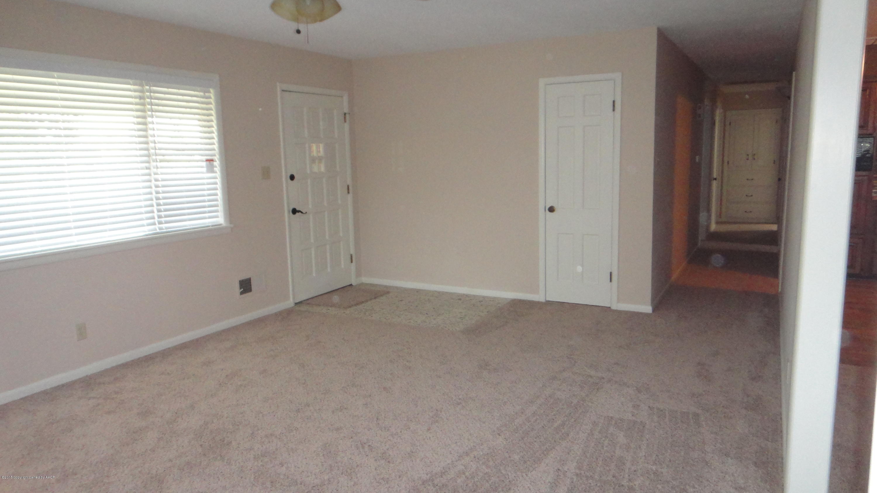 100 Geronimo Road Amarillo, TX 79108 - Photo 15 of 40 Living Room