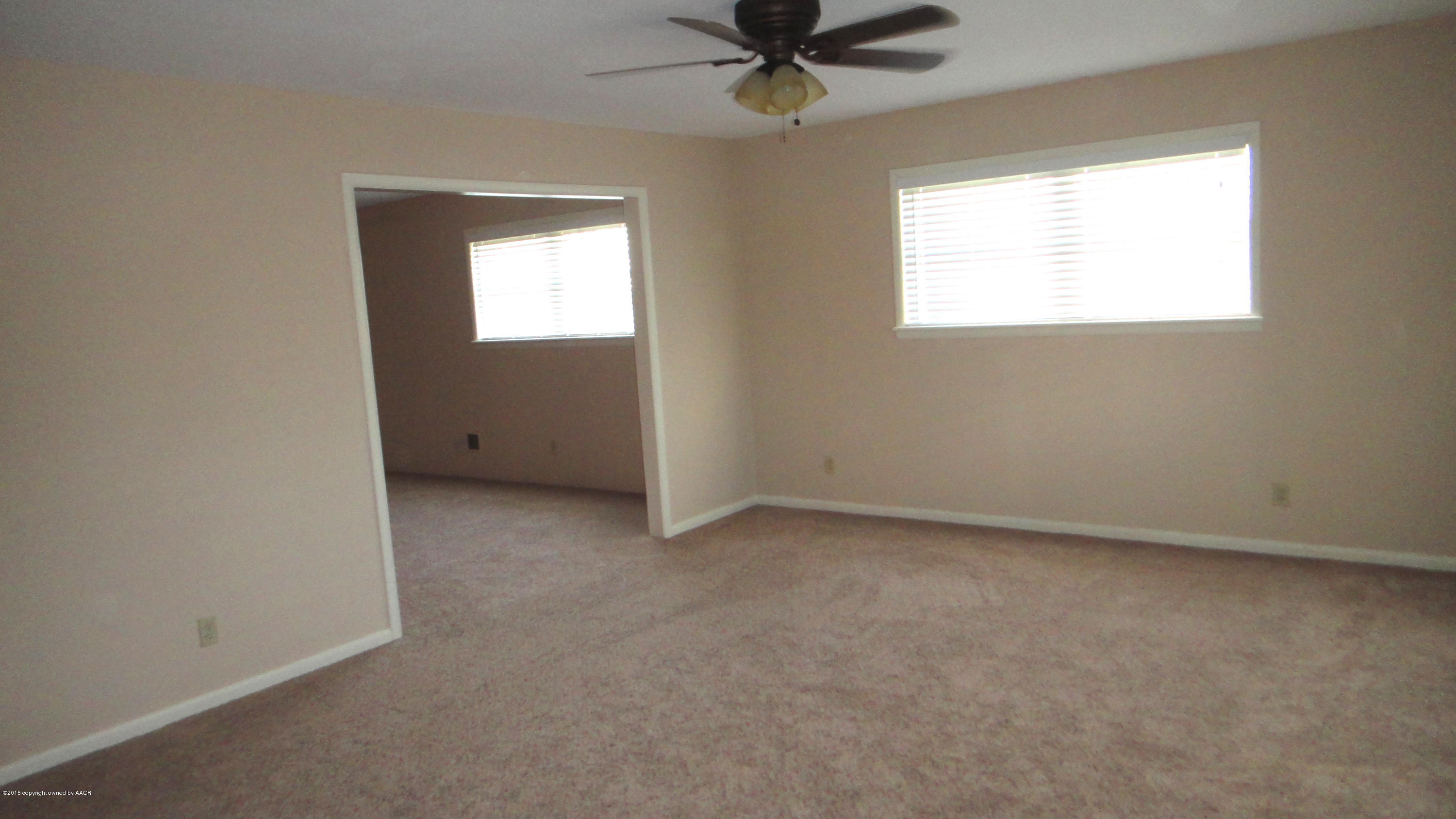100 Geronimo Road Amarillo, TX 79108 - Photo 17 of 40 Living Room