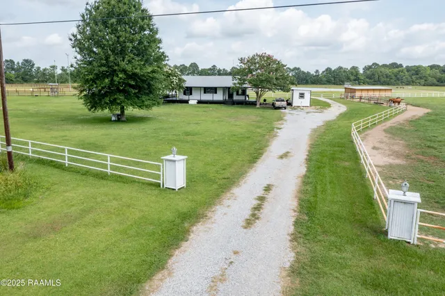 $475,000 | 2755 Highway 752, Opelousas, LA 70570