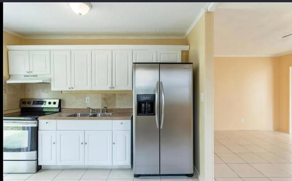 808 West 4th Street Riviera Beach, FL 33404 - Photo 4 of 9 IMG_0637