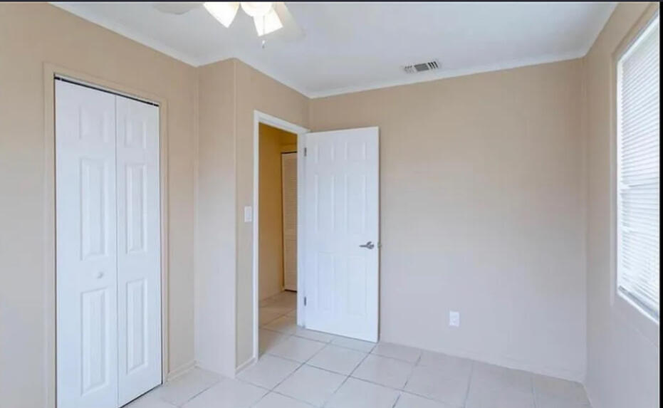 808 West 4th Street Riviera Beach, FL 33404 - Photo 7 of 9 IMG_0640