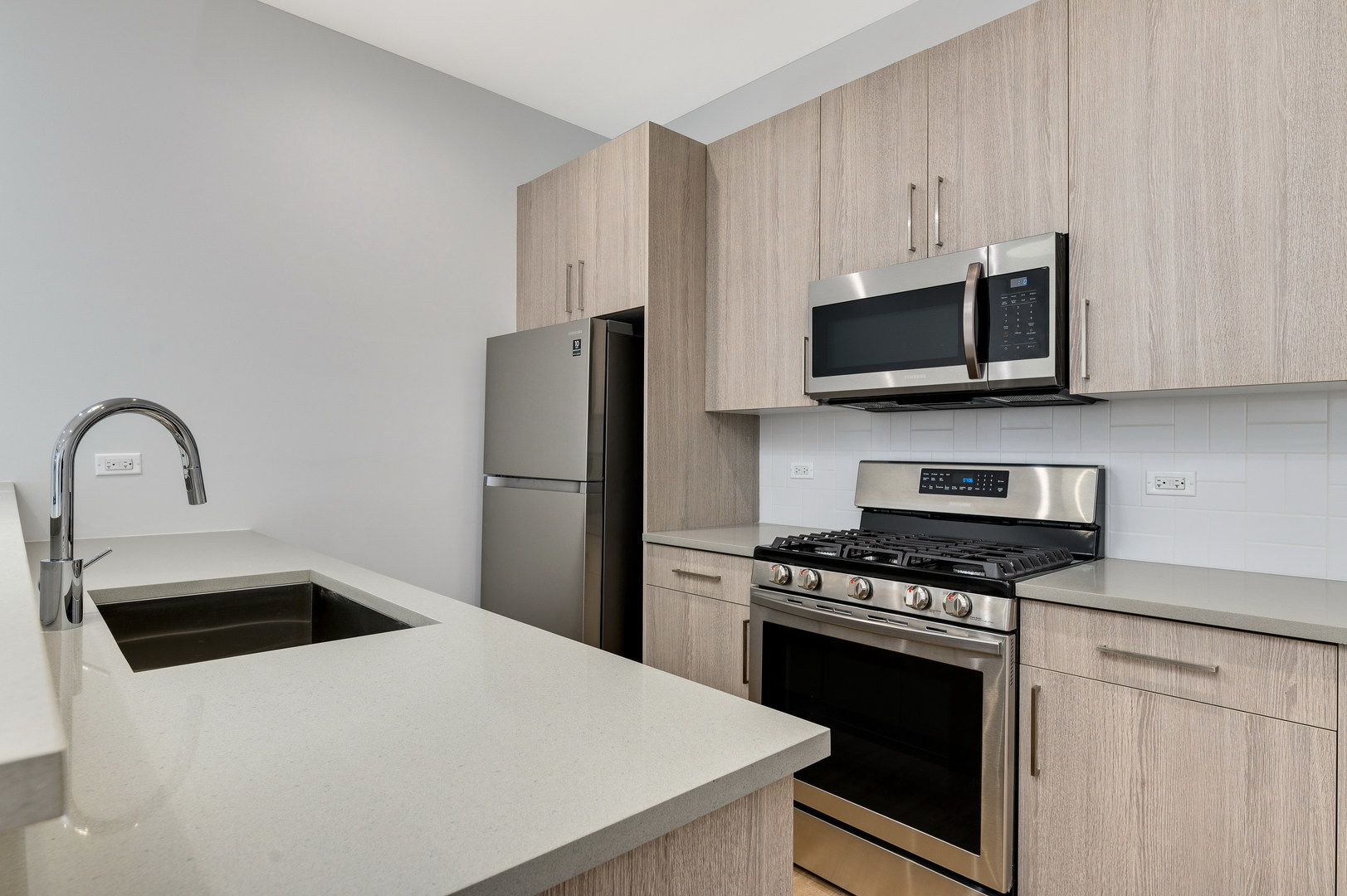 1807 West Division Street, Unit 302 Chicago, IL 60622 - Photo 6 of 15