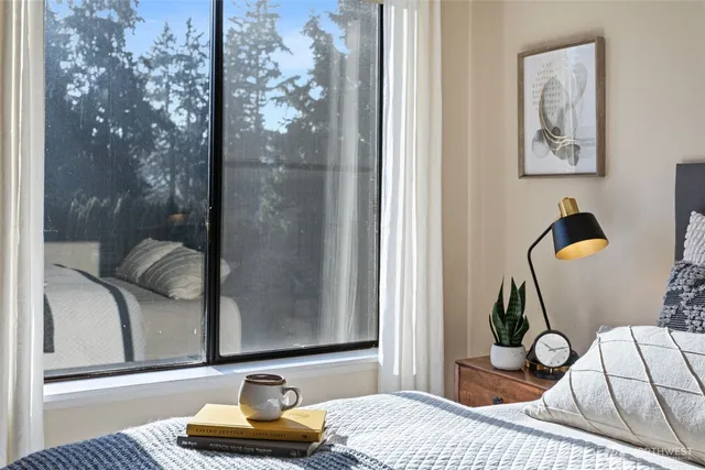 $299,000 | 11025 Glen Acres Drive South, Unit D, Seattle, WA 98168