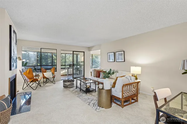 $299,000 | 11025 Glen Acres Drive South, Unit D, Seattle, WA 98168