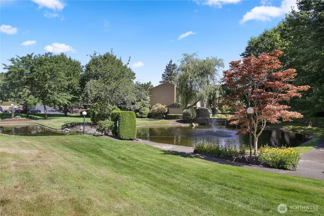 $299,000 | 11025 Glen Acres Drive South, Unit D, Seattle, WA 98168