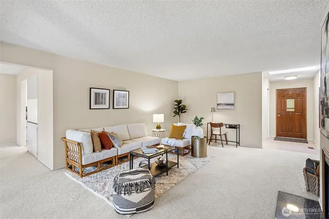 $299,000 | 11025 Glen Acres Drive South, Unit D, Seattle, WA 98168