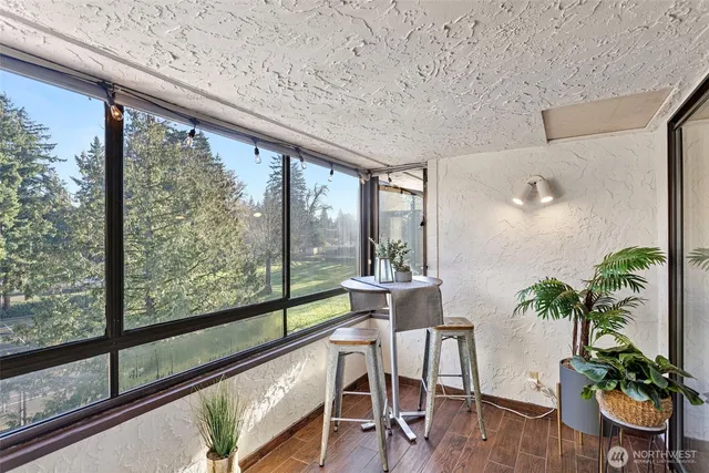 $299,000 | 11025 Glen Acres Drive South, Unit D, Seattle, WA 98168