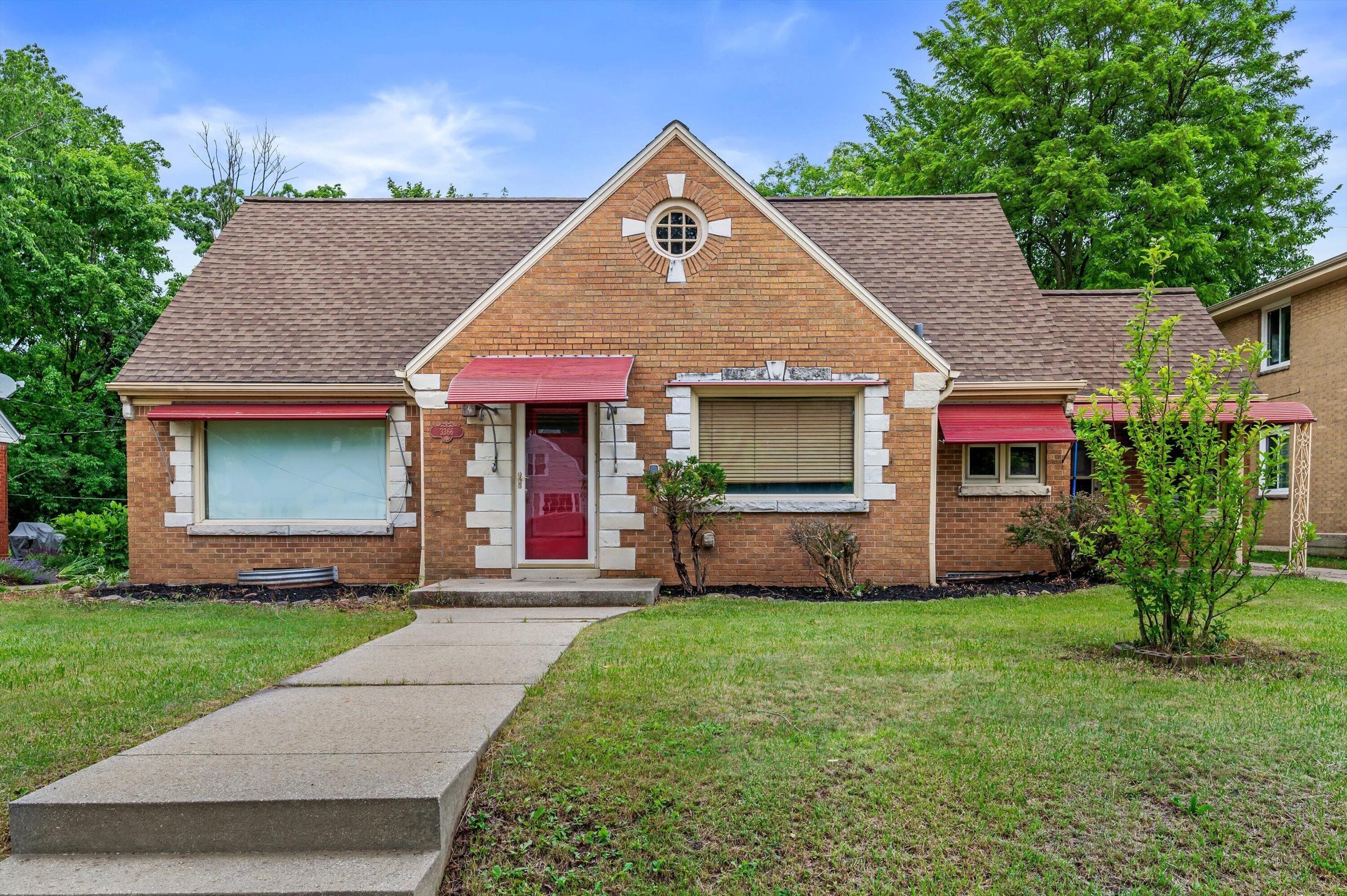 3366 South 35th Street Milwaukee, WI 53215 - Photo 1 of 31 01-DSC6323