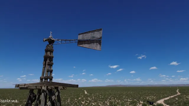 a view of an outdoor space