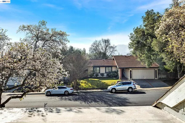 $1,150,000 | 7551 Maywood Drive, Pleasanton, CA 94588