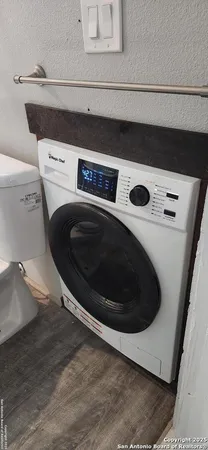 a close up view of washer and dryer