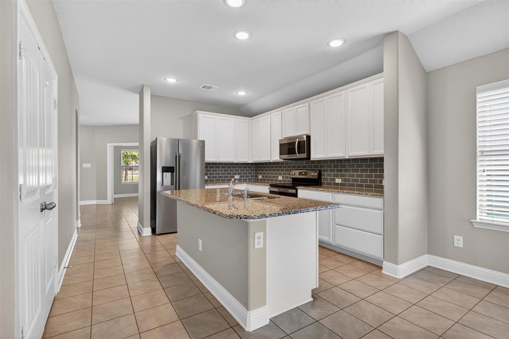 2051 Avondown Road Forney, TX 75126 - Photo 9 of 29
