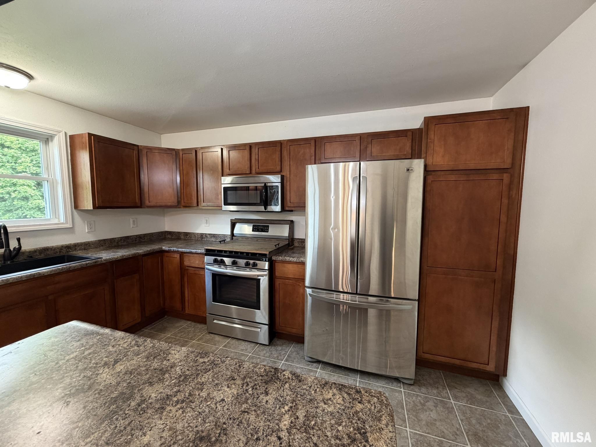 324 Casey Road Farmington, IL 61531 - Photo 39 of 68