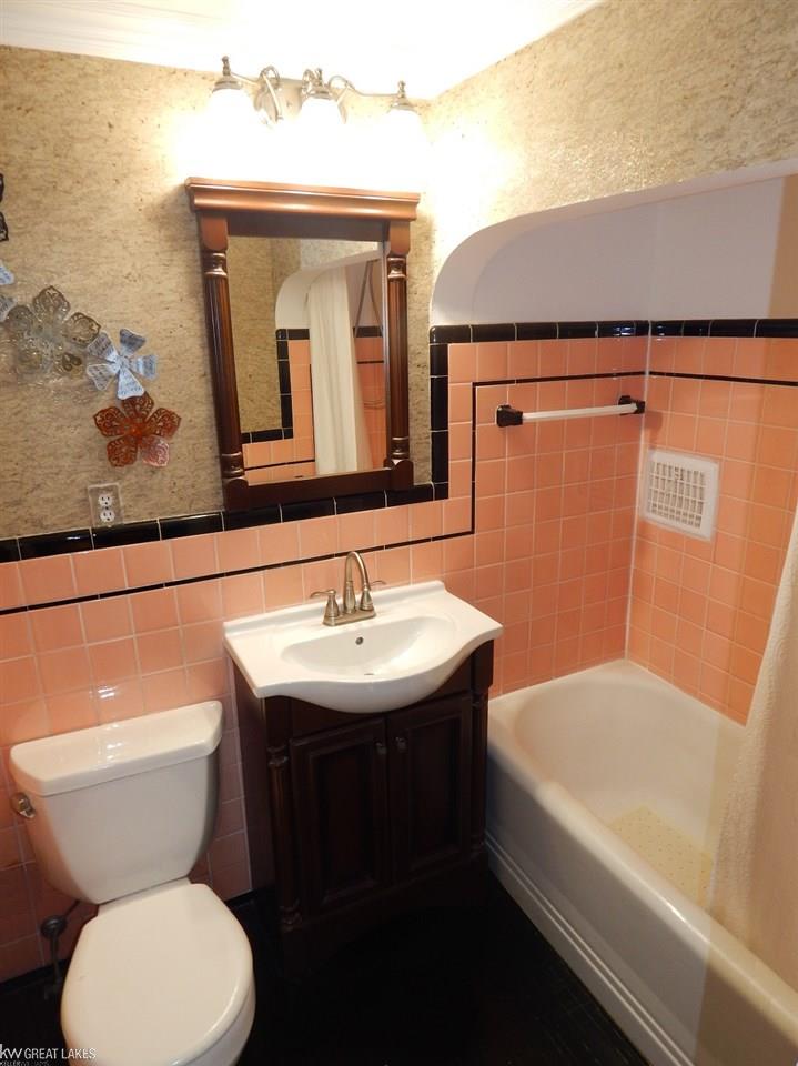 1793 Hampton Road Grosse Pointe Woods, MI 48236 - Photo 28 of 69 Gallery Image 28