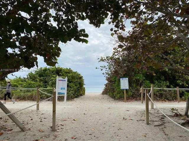 $4,500 | 9225 Collins Avenue, Unit 1402, Surfside, FL 33154