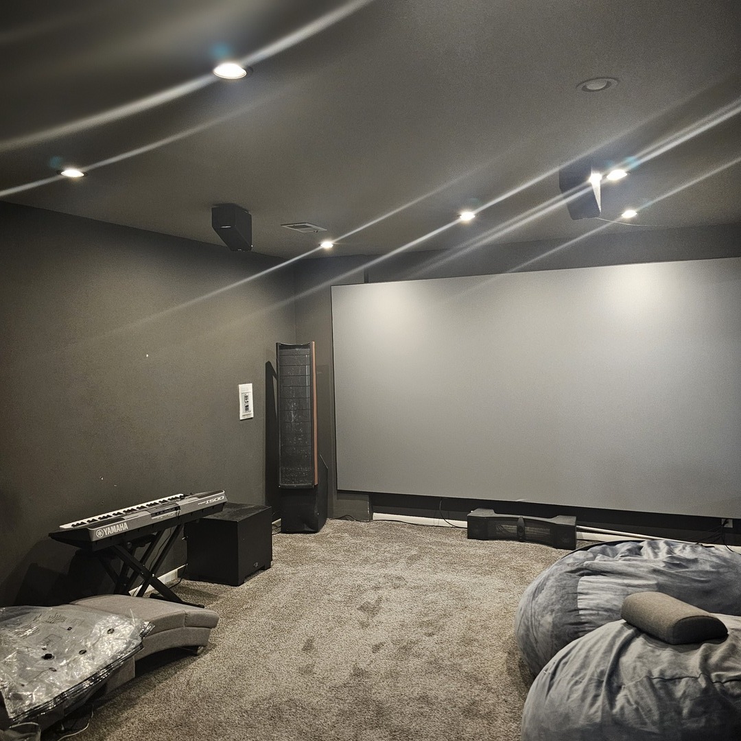 128 Essex Road Elk Grove Village, IL 60007 - Photo 14 of 18 a view of a room with gym equipment