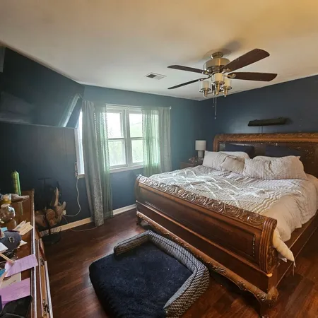 $560,000 | 128 Essex Road, Elk Grove Village, IL 60007