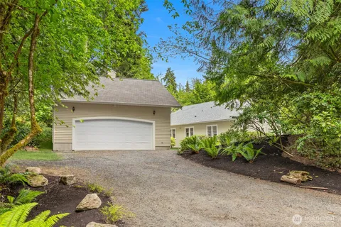 $1,098,000 | 14864 Sivertson Road Northeast, Bainbridge Island, WA 98110