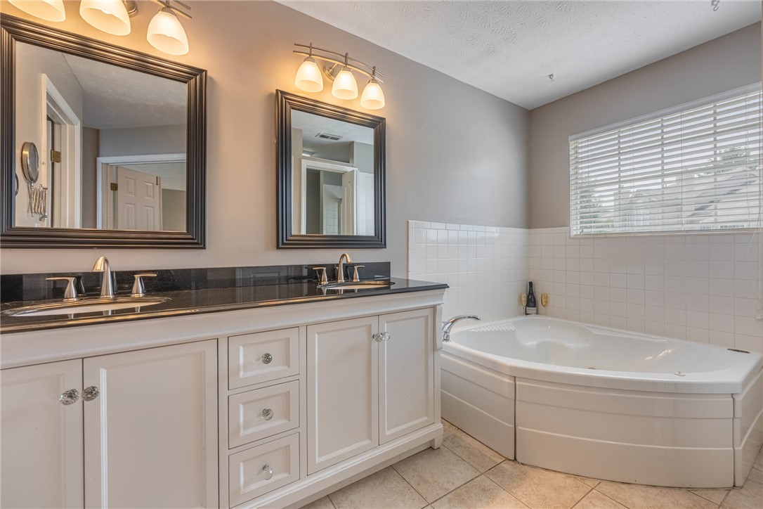 3913 East Summit Ridge Drive Beavercreek, OH 45430 - Photo 20 of 39