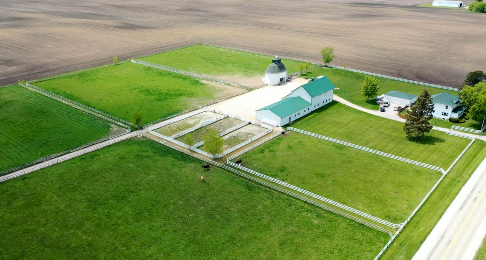 15742 Perry Road Hinckley, IL 60520 - Photo 3 of 73 a view of a tennis court