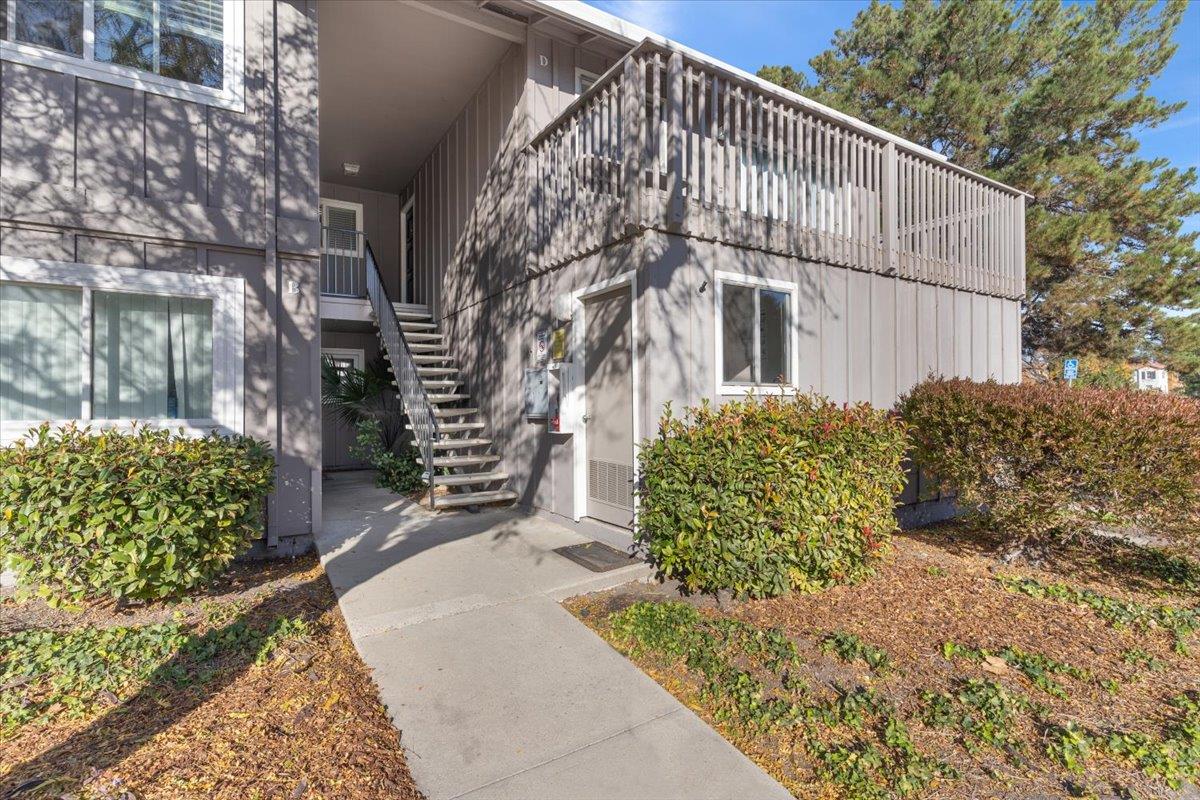 1123 Reed Avenue, Unit D Sunnyvale, CA 94086 - Photo 3 of 23 Gallery Image 3